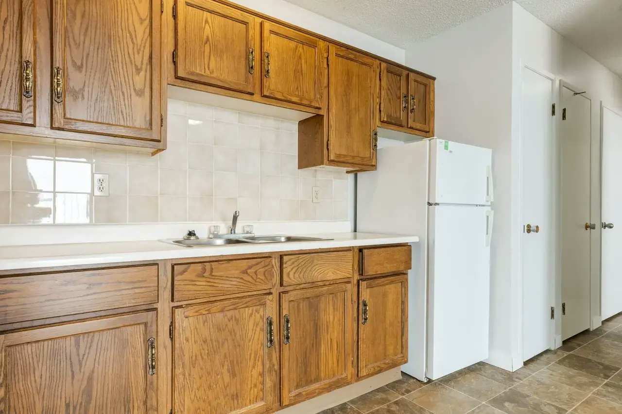 302-4814 46 Street, Camrose, AB, T4V 1G7 - 3