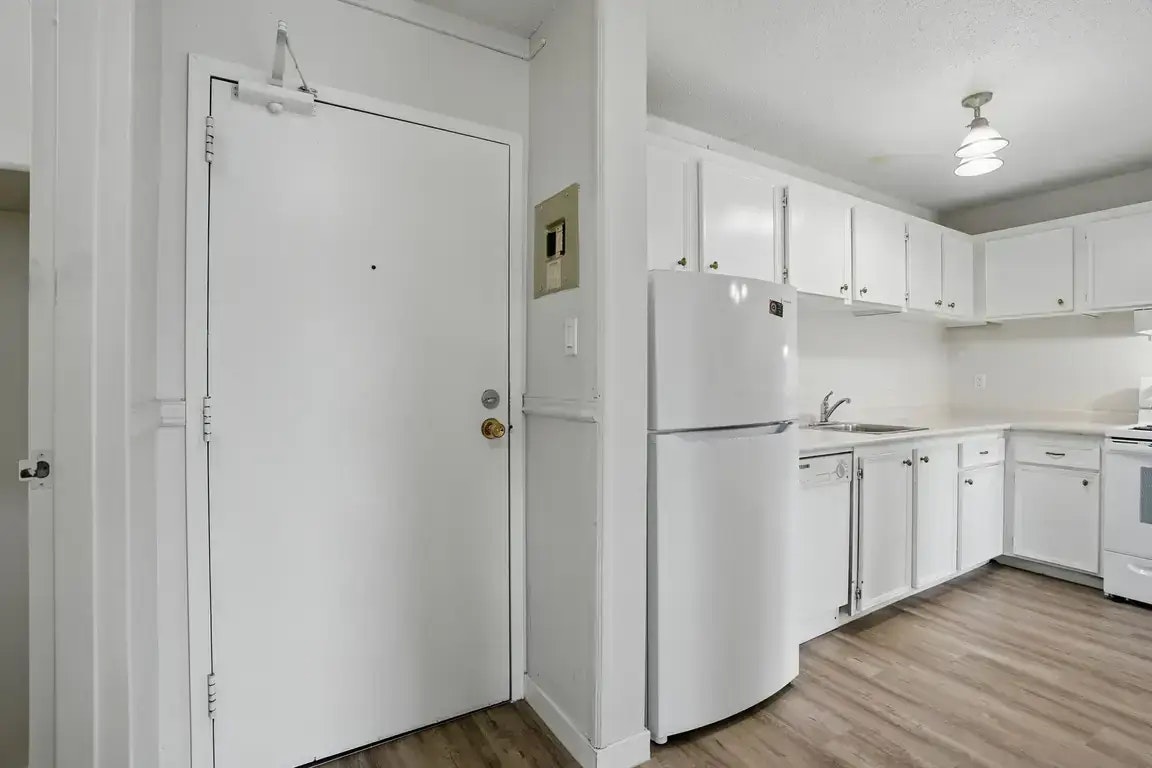 201-403 Pendygrasse Road, Saskatoon, SK, S7M 5C1 - 11