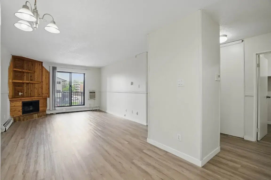 201-403 Pendygrasse Road, Saskatoon, SK, S7M 5C1