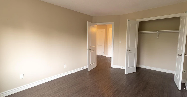 375 Scott Street, St. Catharines, ON, L2M 3W3 - 4