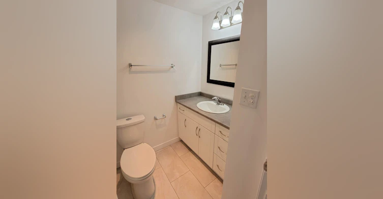 106-3055 North Road, Burnaby, BC, V3J 1R7 - 6