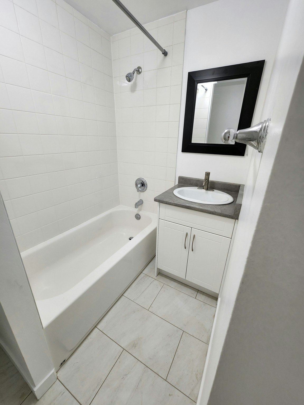 14-321 Agnes Street, New Westminster, BC, V3L 1E7 - 2