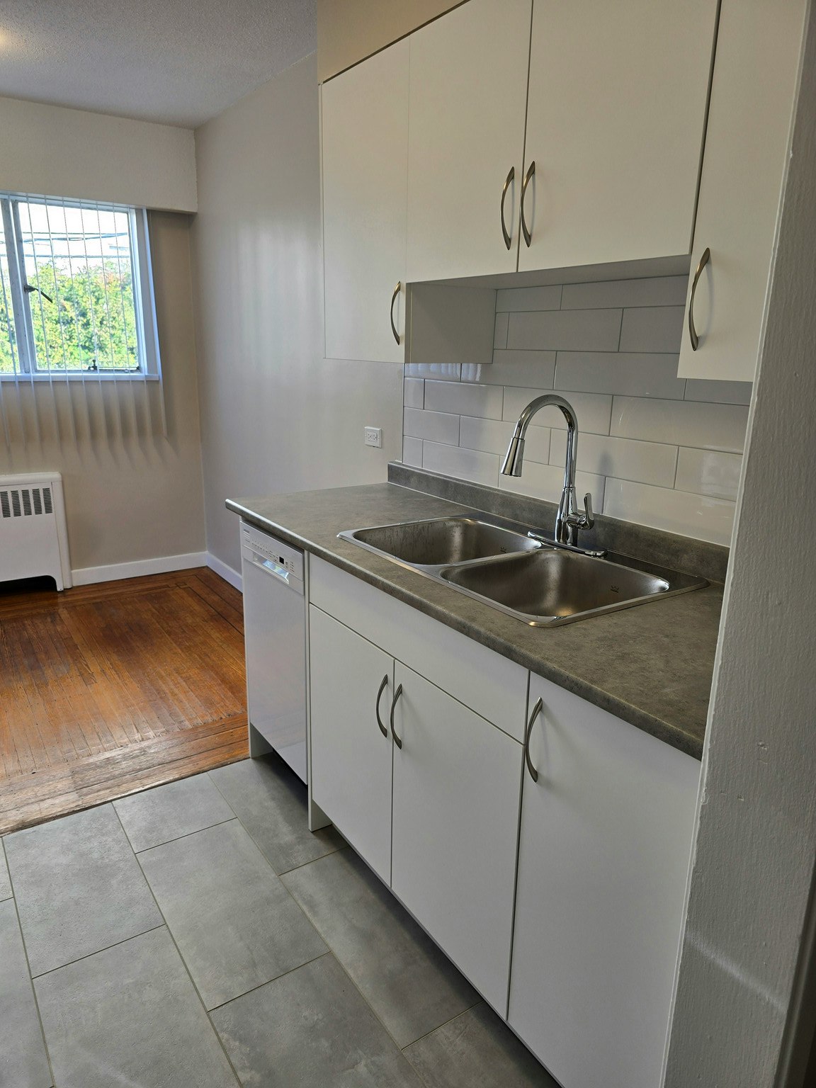 17-321 Agnes Street, New Westminster, BC, V3L 1E7 - 2