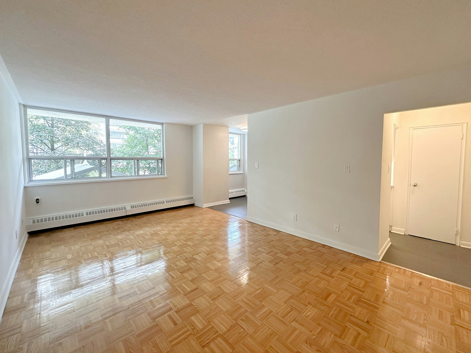 206-199 Roehampton Avenue, Toronto, ON, M4P 1R5 - 2