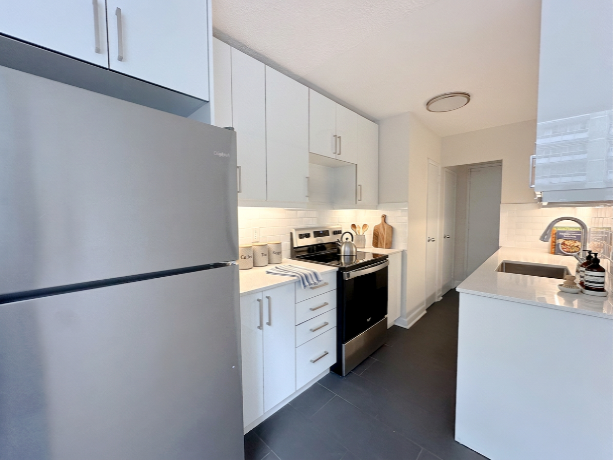 304-199 Roehampton Avenue, Toronto, ON, M4P 1R5 - 3
