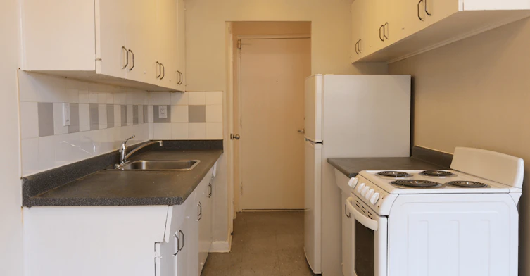 1211-199 Roehampton Avenue, Toronto, ON, M4P 1R5 - 3