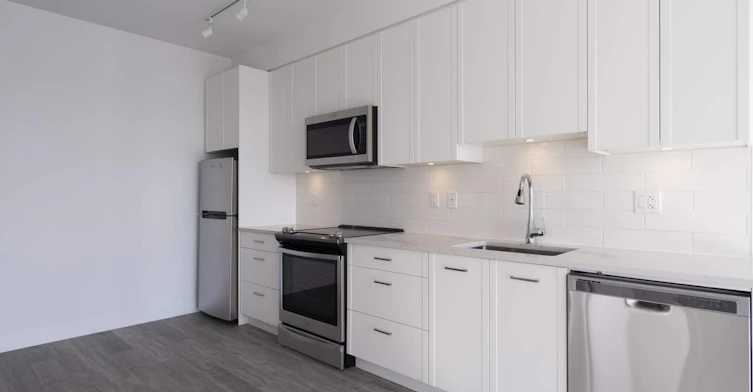 211-951 Charland Avenue, Coquitlam, BC, V3K 3K7 - 2