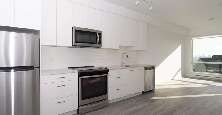 211-951 Charland Avenue, Coquitlam, BC, V3K 3K7 - 3
