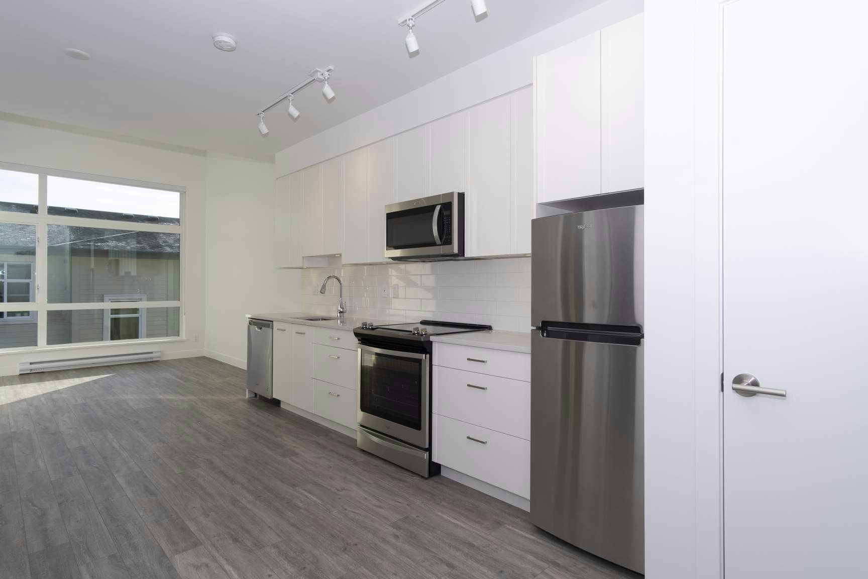 407-951 Charland Avenue, Coquitlam, BC, V3K 3K7 - 2