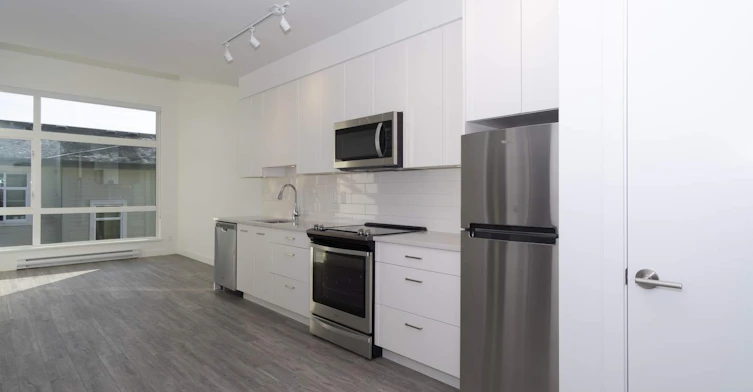 407-951 Charland Avenue, Coquitlam, BC, V3K 3K7 - 2