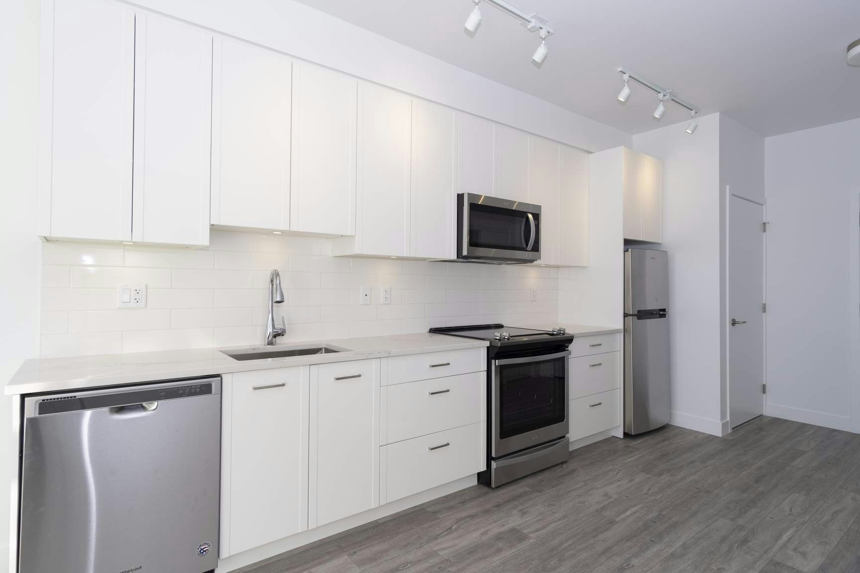 407-951 Charland Avenue, Coquitlam, BC, V3K 3K7 - 3
