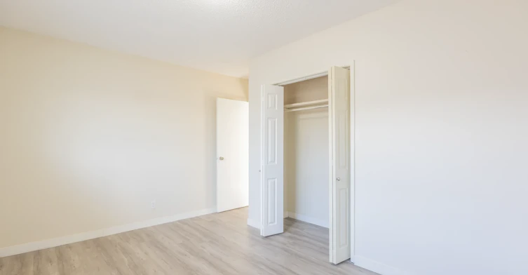 12-10940 105 Street NW, Edmonton, AB, T5H 2X4 - 14