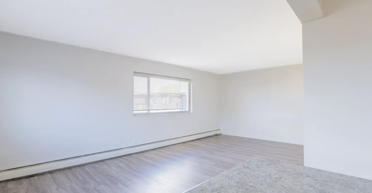 7-10940 105 Street NW, Edmonton, AB, T5H 2X4 - 3