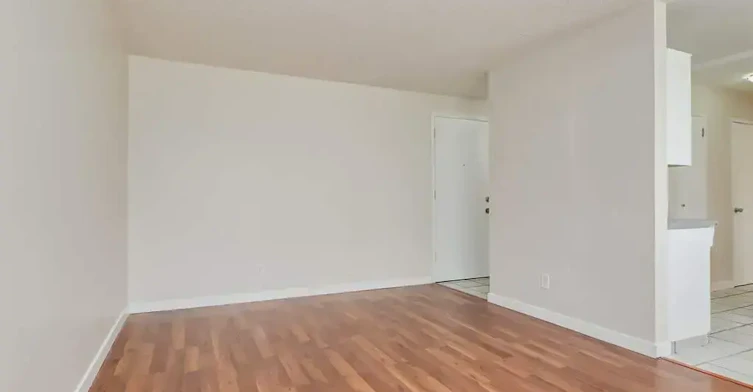 7-10940 105 Street NW, Edmonton, AB, T5H 2X4 - 26