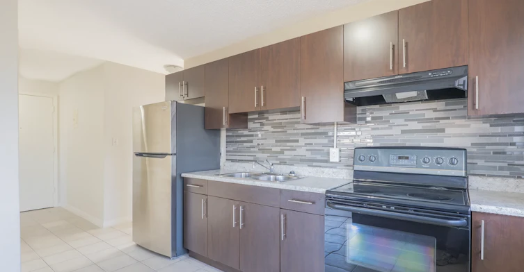 7-10940 105 Street NW, Edmonton, AB, T5H 2X4 - 7