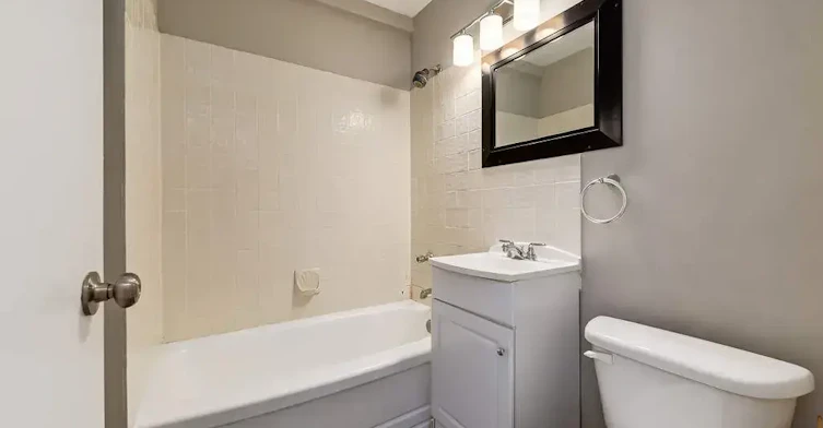 7-10940 105 Street NW, Edmonton, AB, T5H 2X4 - 23