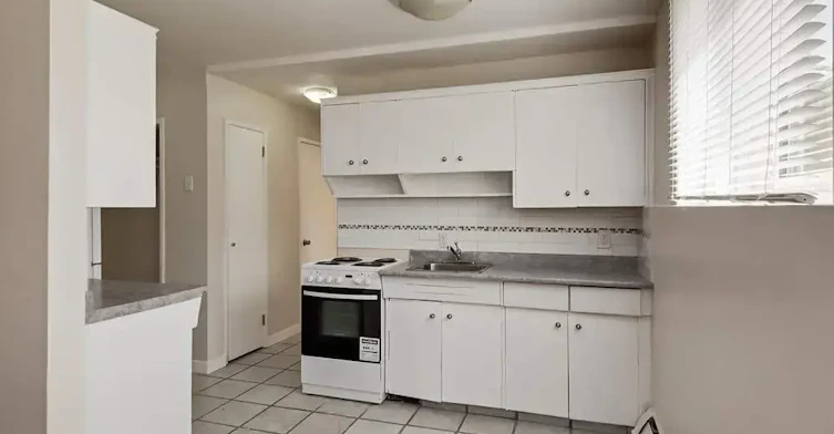 7-10940 105 Street NW, Edmonton, AB, T5H 2X4 - 27