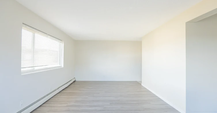7-10940 105 Street NW, Edmonton, AB, T5H 2X4 - 12