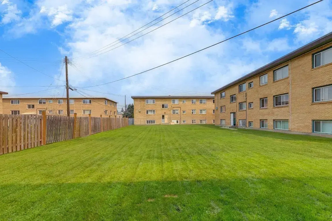 9-10940 105 Street NW, Edmonton, AB, T5H 2X4 - 39