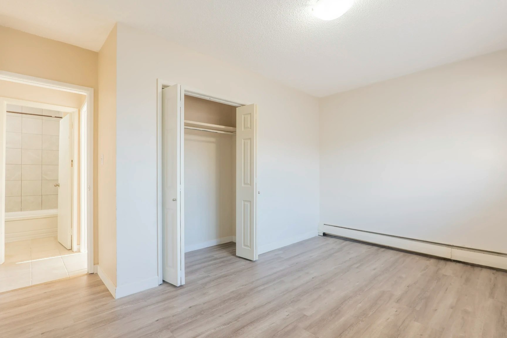 9-10940 105 Street NW, Edmonton, AB, T5H 2X4 - 15