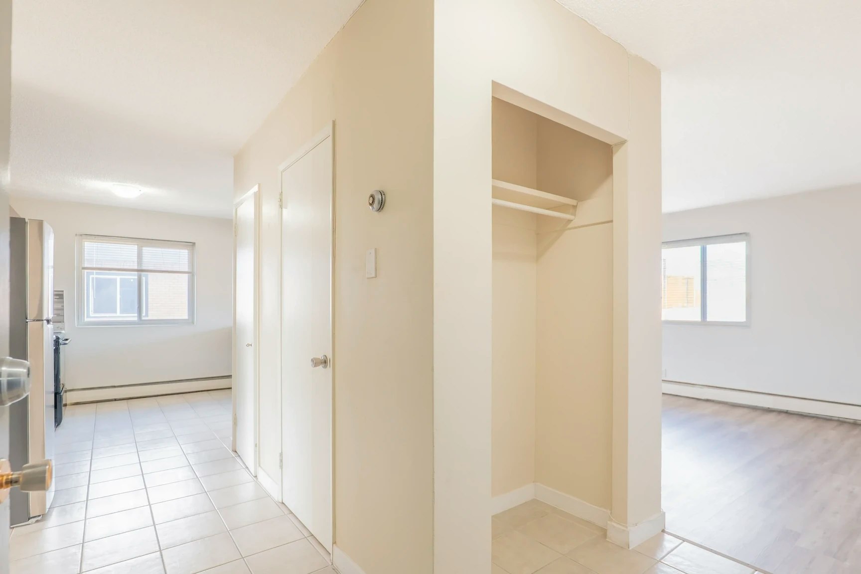 9-10940 105 Street NW, Edmonton, AB, T5H 2X4 - 9