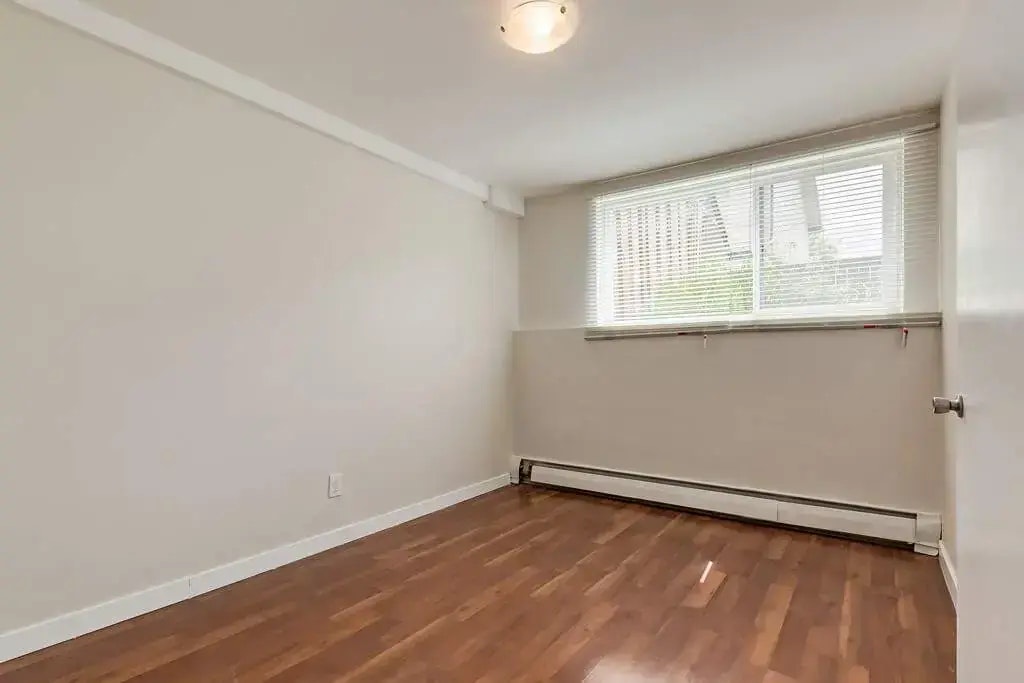 9-10940 105 Street NW, Edmonton, AB, T5H 2X4 - 30