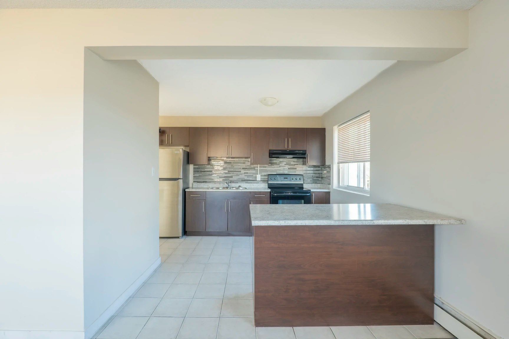 9-10940 105 Street NW, Edmonton, AB, T5H 2X4 - 5