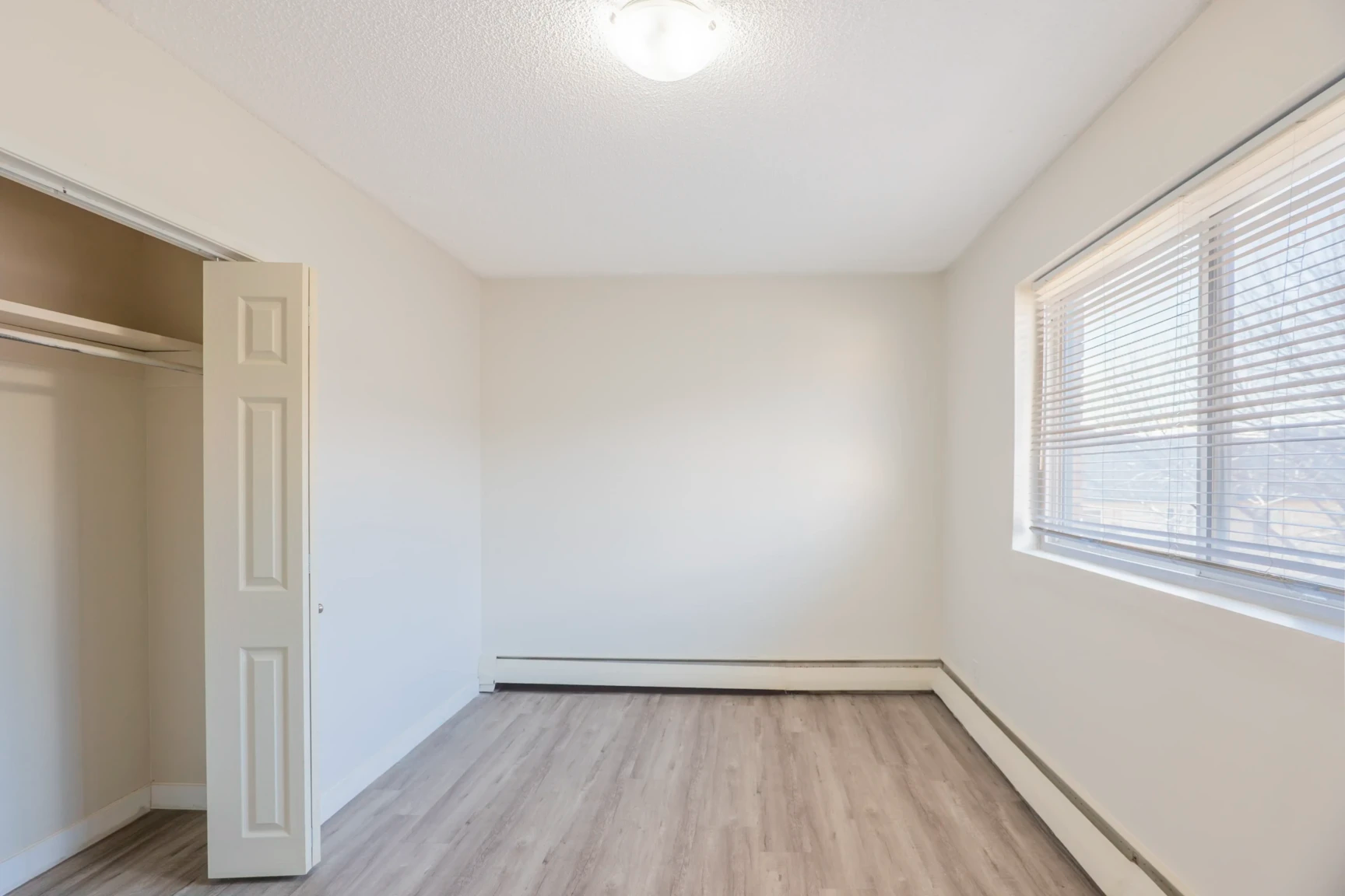 9-10940 105 Street NW, Edmonton, AB, T5H 2X4 - 16