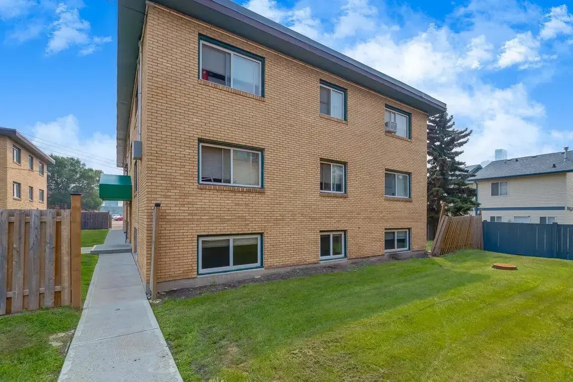 9-10940 105 Street NW, Edmonton, AB, T5H 2X4 - 38