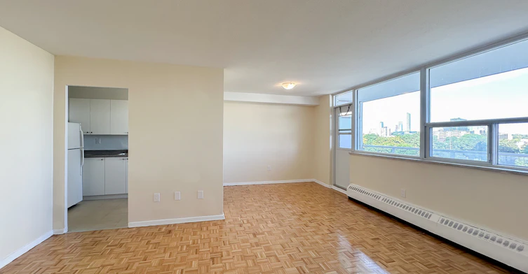 405-25 Paisley Boulevard West, Mississauga, ON, L5B 1E3 - 2
