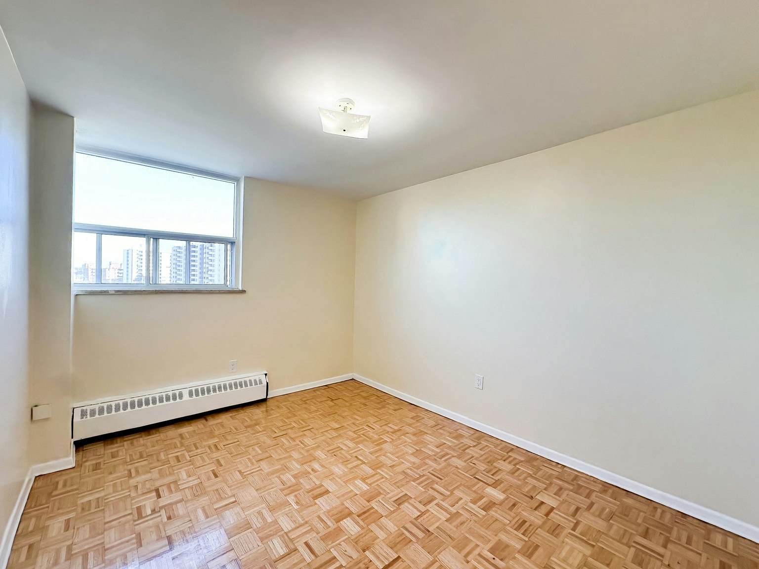 405-25 Paisley Boulevard West, Mississauga, ON, L5B 1E3 - 5