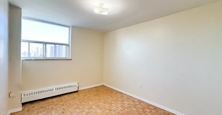 405-25 Paisley Boulevard West, Mississauga, ON, L5B 1E3 - 5