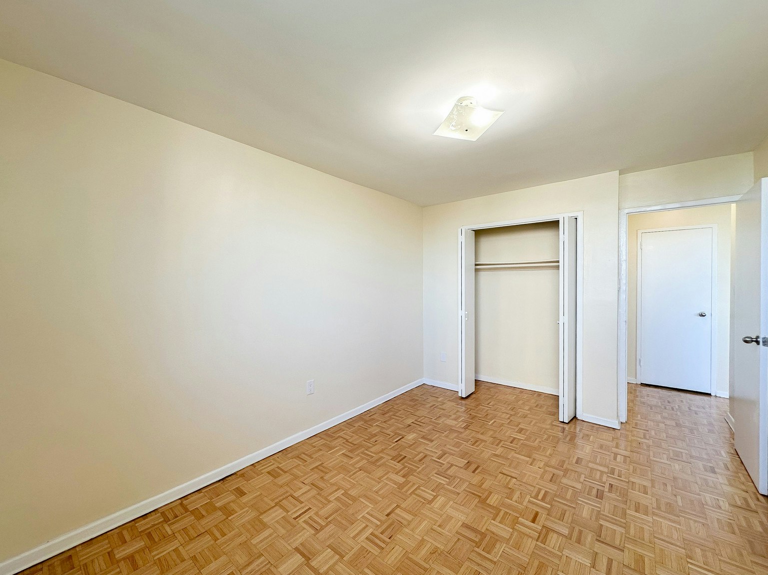 405-25 Paisley Boulevard West, Mississauga, ON, L5B 1E3 - 6