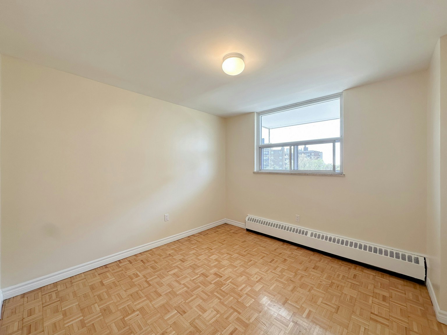 103-25 Paisley Boulevard West, Mississauga, ON, L5B 1E3 - 7