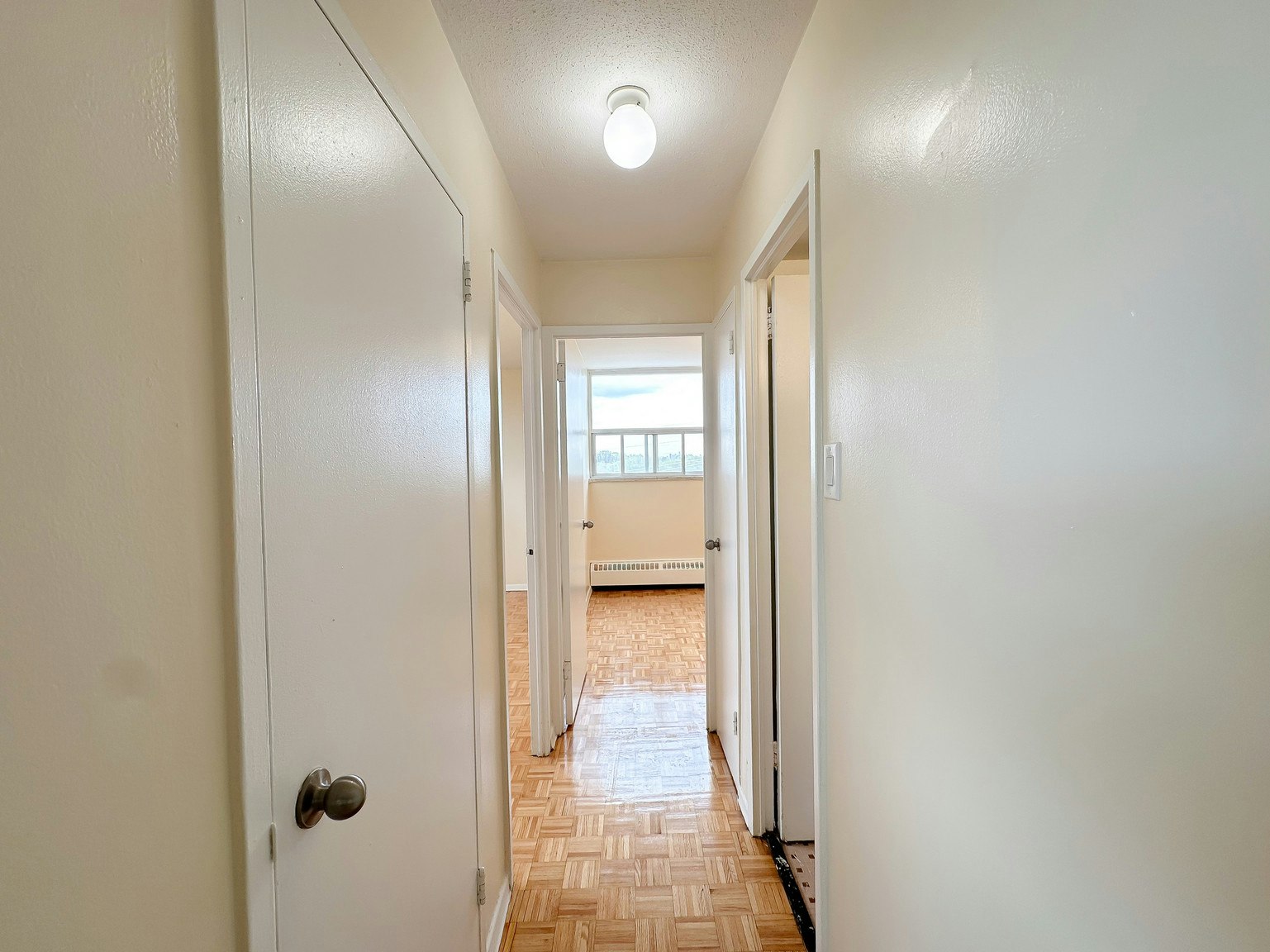 103-25 Paisley Boulevard West, Mississauga, ON, L5B 1E3 - 6