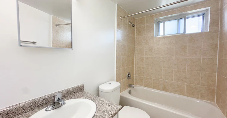 103-25 Paisley Boulevard West, Mississauga, ON, L5B 1E3 - 11