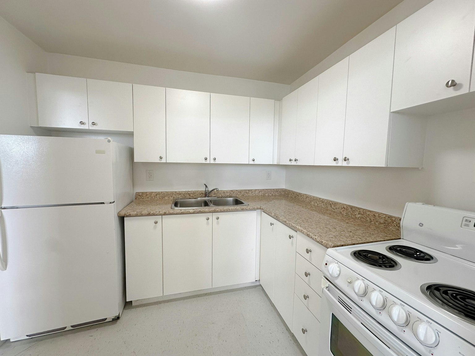 103-25 Paisley Boulevard West, Mississauga, ON, L5B 1E3 - 9