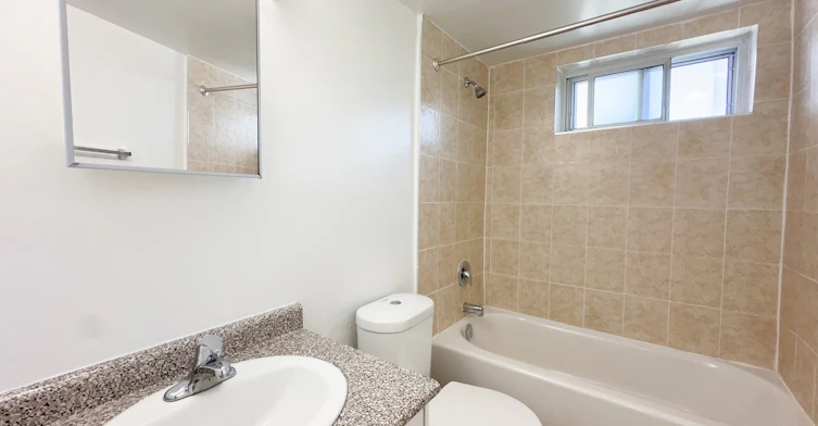 505-25 Paisley Boulevard West, Mississauga, ON, L5B 1E3 - 5