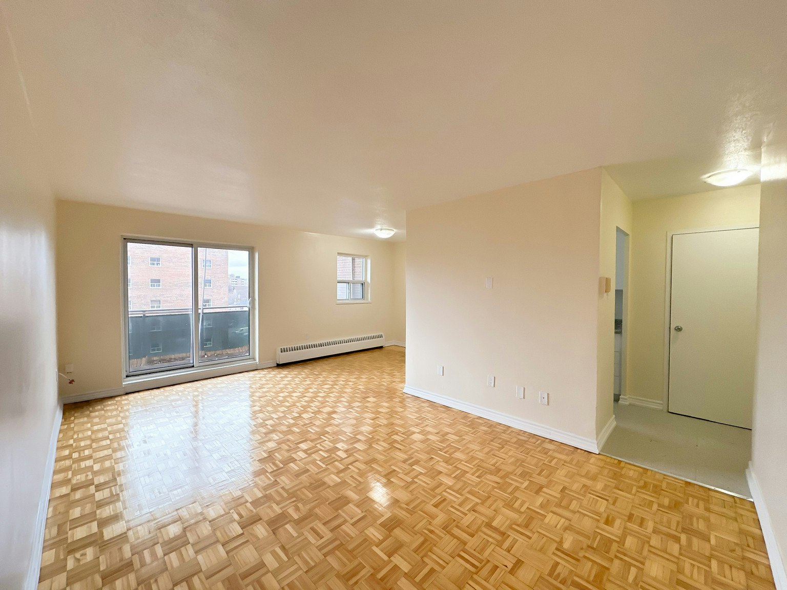 702-90 Paisley Boulevard West, Mississauga, ON, L5B 1E2 - 19