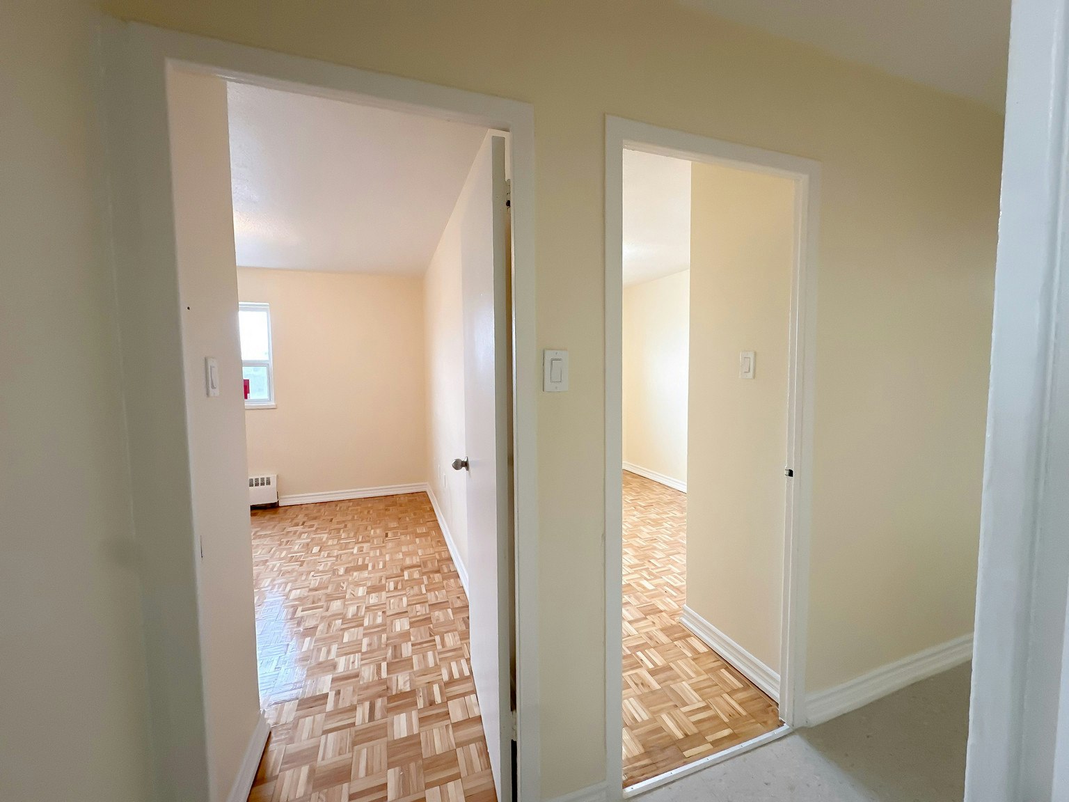 702-90 Paisley Boulevard West, Mississauga, ON, L5B 1E2 - 18