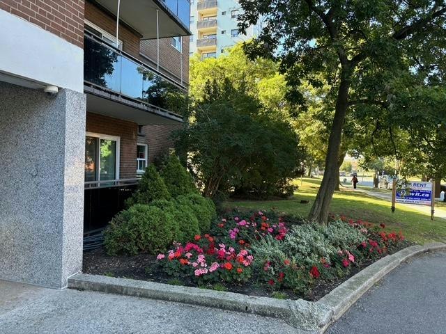 702-90 Paisley Boulevard West, Mississauga, ON, L5B 1E2 - 23