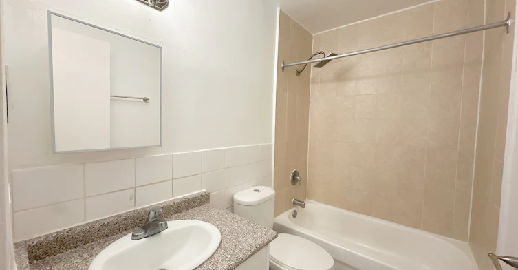 603-90 Paisley Boulevard West, Mississauga, ON, L5B 1E2 - 7