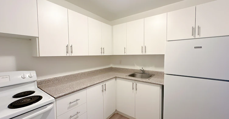 603-90 Paisley Boulevard West, Mississauga, ON, L5B 1E2 - 8