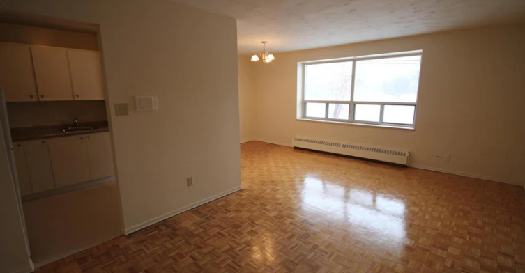 208-3100 Erindale Station Road, Mississauga, ON, L5C 1Y4 - 4