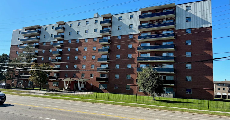 205-3100 Erindale Station Road, Mississauga, ON, L5C 1Y4