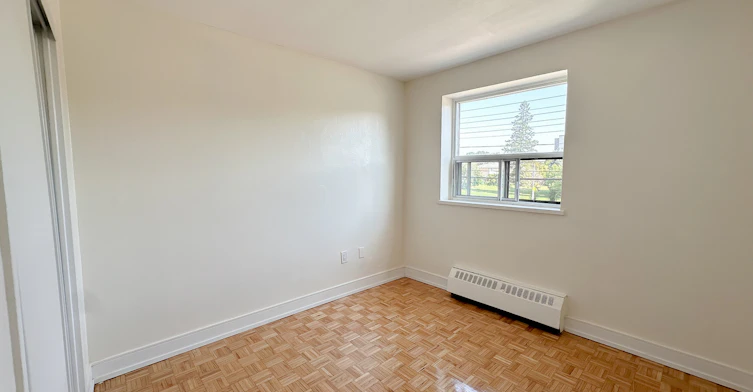 104-3100 Erindale Station Road, Mississauga, ON, L5C 1Y4 - 4