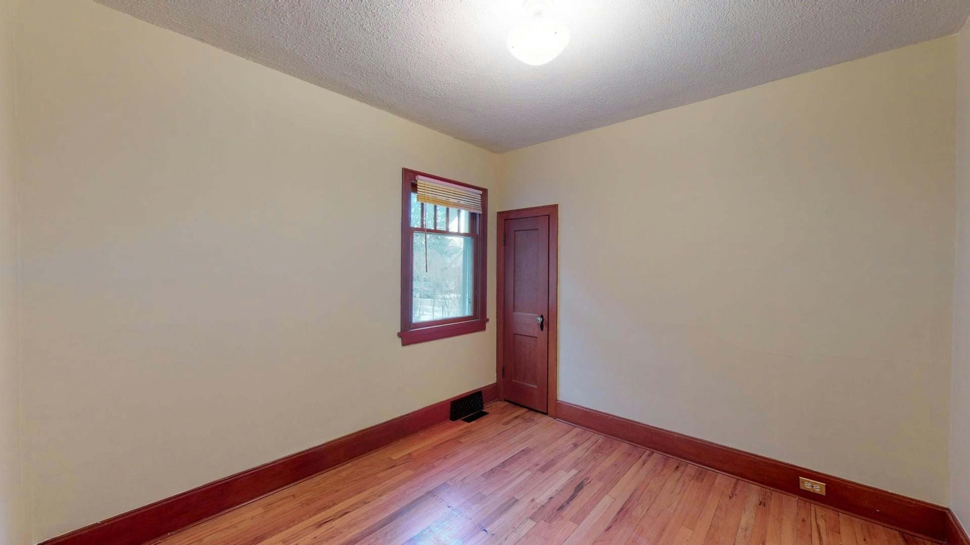 215 10 Avenue NE, Calgary, AB, T2E 0X1 - 22