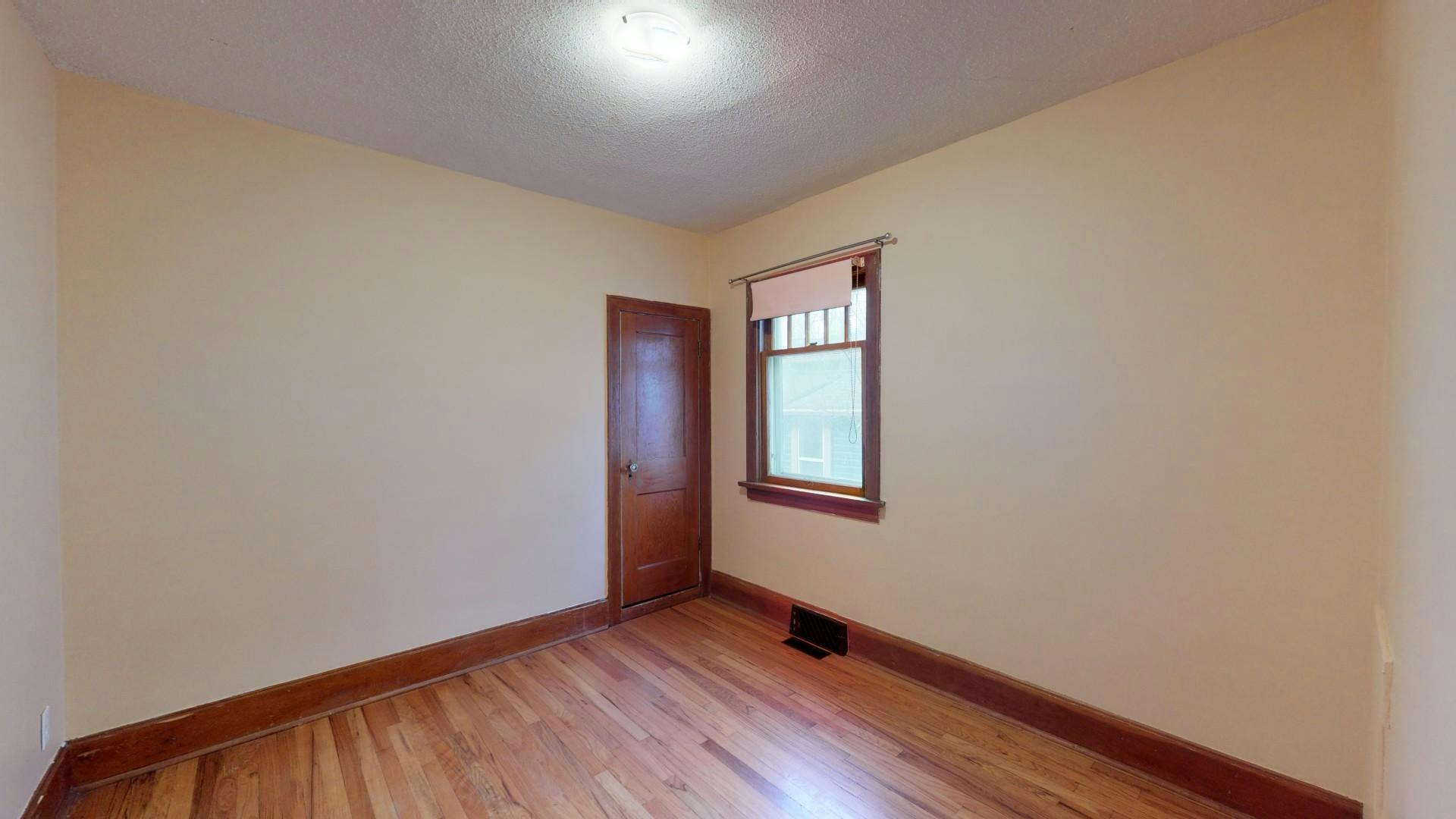 215 10 Avenue NE, Calgary, AB, T2E 0X1 - 23