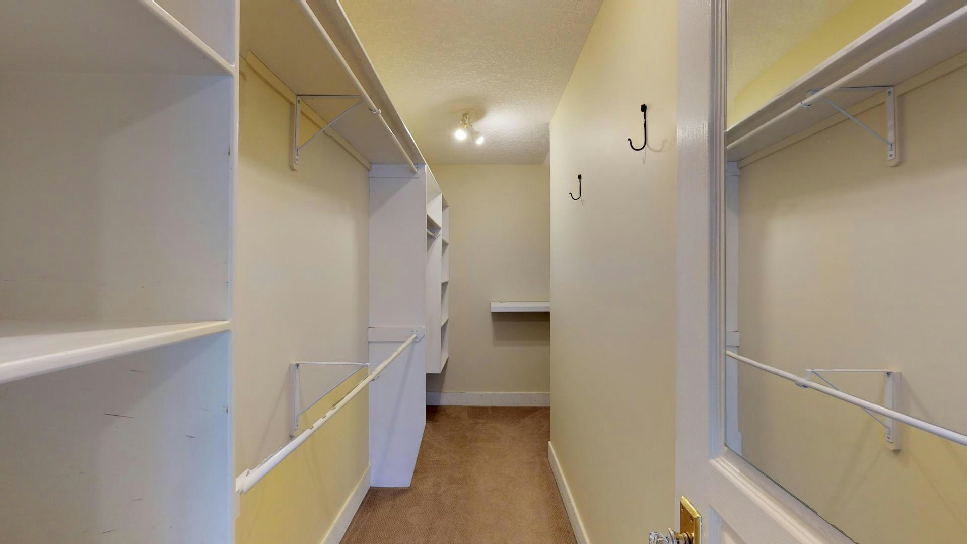 215 10 Avenue NE, Calgary, AB, T2E 0X1 - 13