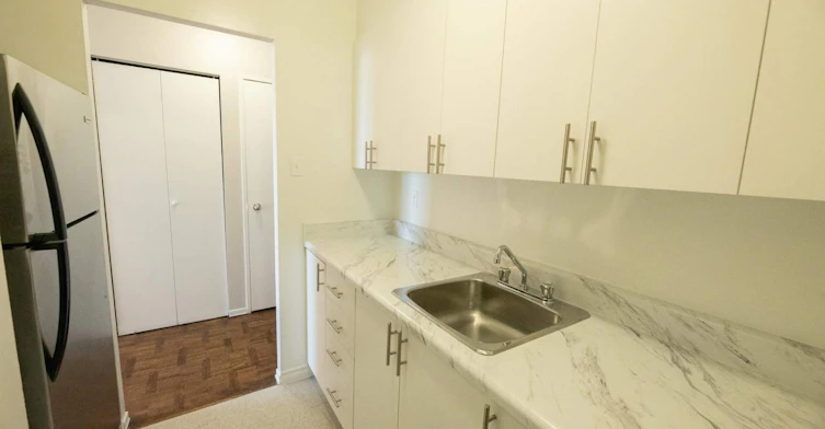 2360 Dundas Street West, Toronto, ON, M6P 4B1 - 14